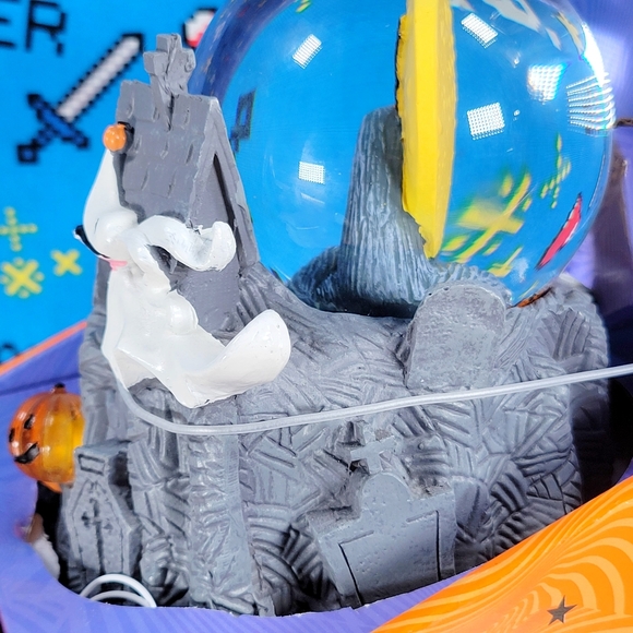 Disney Nightmare Before Christmas Zero 6" Musical LED Disney Waterglobe New - Picture 9 of 10